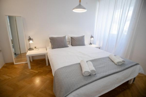 Balcony Free Parking City Center Apartment in Ohrid Near Lake
